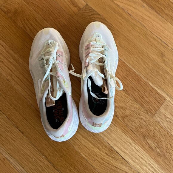 Nike React Escape Run 'Cashmere White Pearl White' Size 5.5 NWOT - Picture 6 of 10